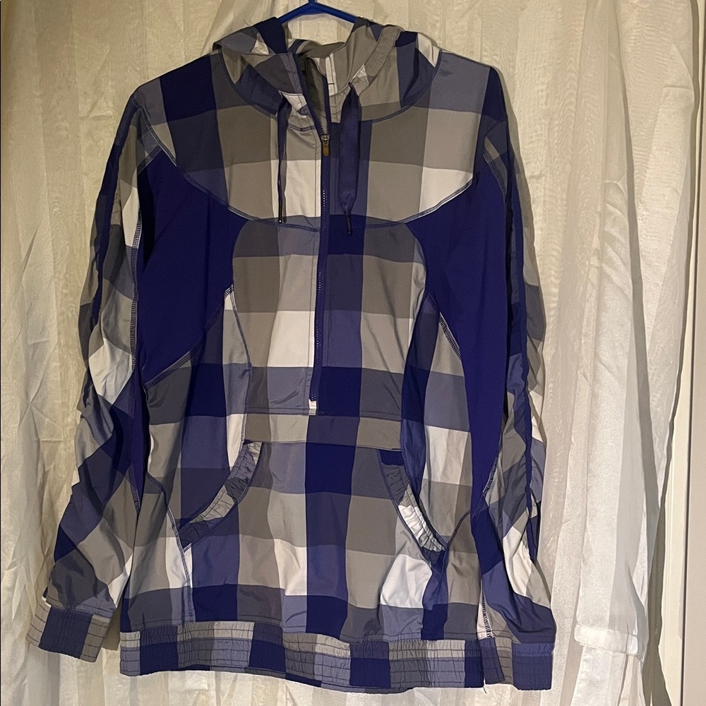 lululemon leader of the track jacket -RARE, size 10